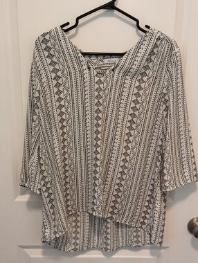 Black & white tribal stripe print top Size Petite Large
